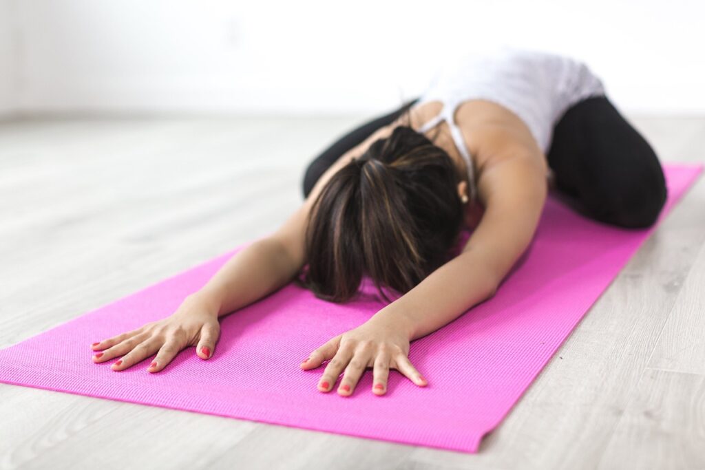 Équilibrer Corps et Esprit : Comment le CBD Transforme Votre Pratique de Méditation et de Yoga