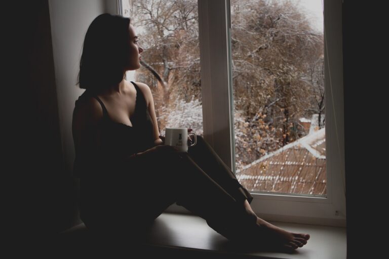 Comprendre les Symptômes de la Dépression et le Rôle Potentiel du CBD dans leur Soulagement