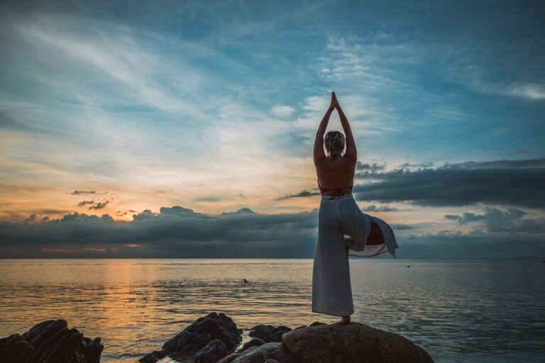 yoga couple au cannabidiol bien etre